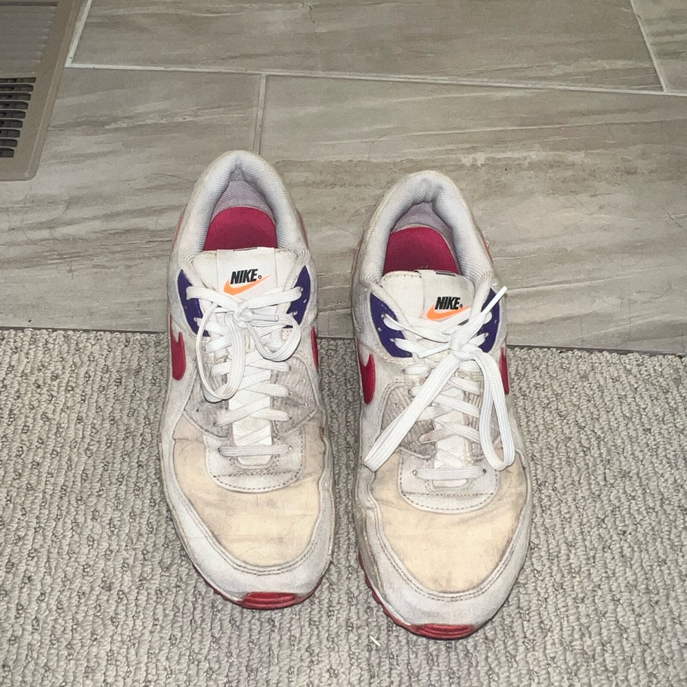 Men’s Nike shoes